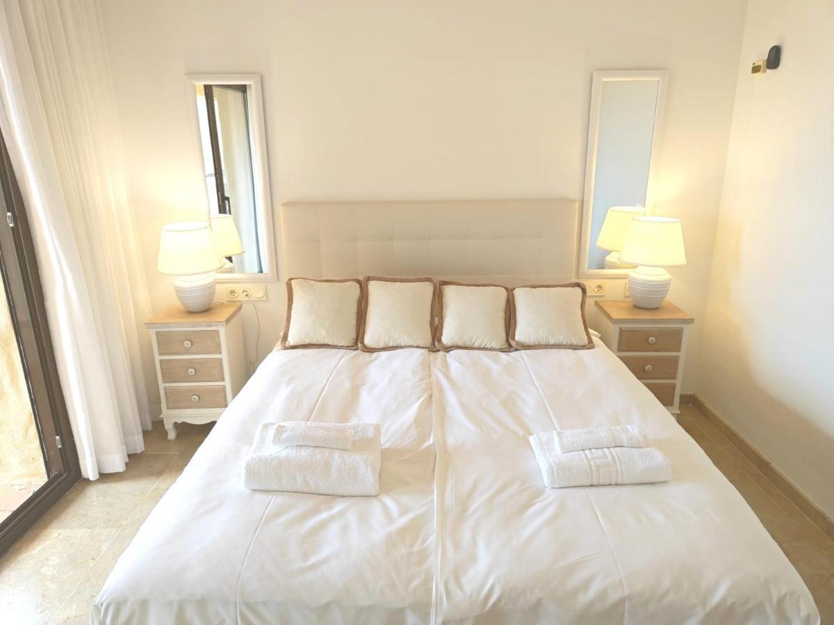 15 First Line Penthouse With Wonderful Seaview Near Duquesa Golf Manilva Andalucia Leilighet Eksteriør bilde